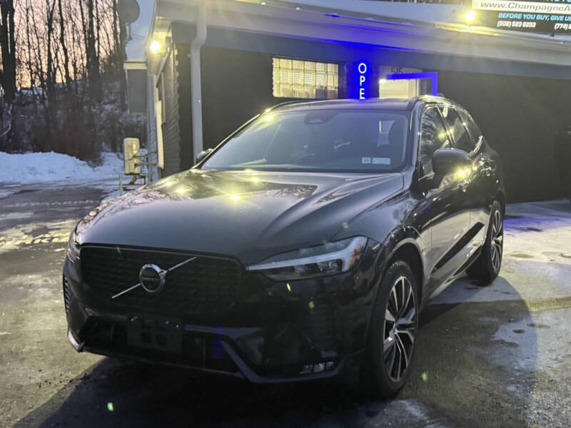 2025 Volvo XC60 B5 Plus Dark Theme