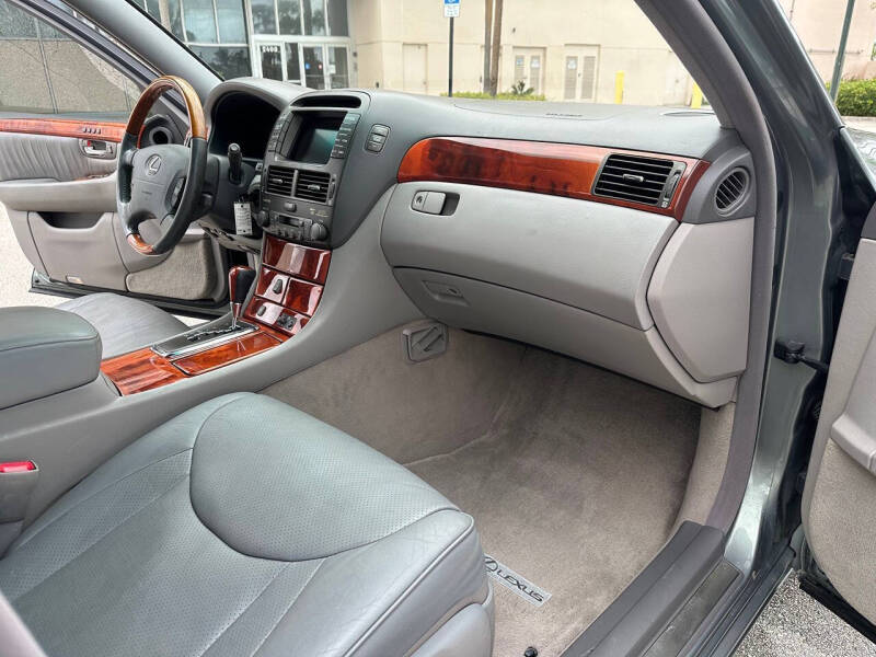 2003 Lexus LS 430