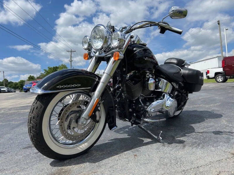 2017 Harley-Davidson FLSTNI