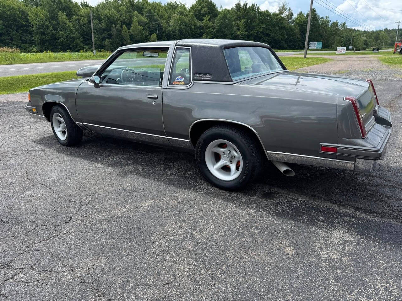 1988 Oldsmobile Cutlass Supreme 16