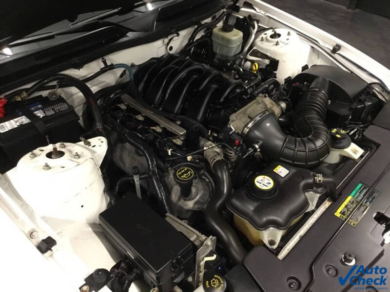 2005 Ford Mustang GT Deluxe