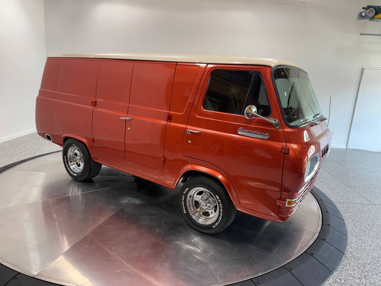 1966 Ford Econoline Supervan 12