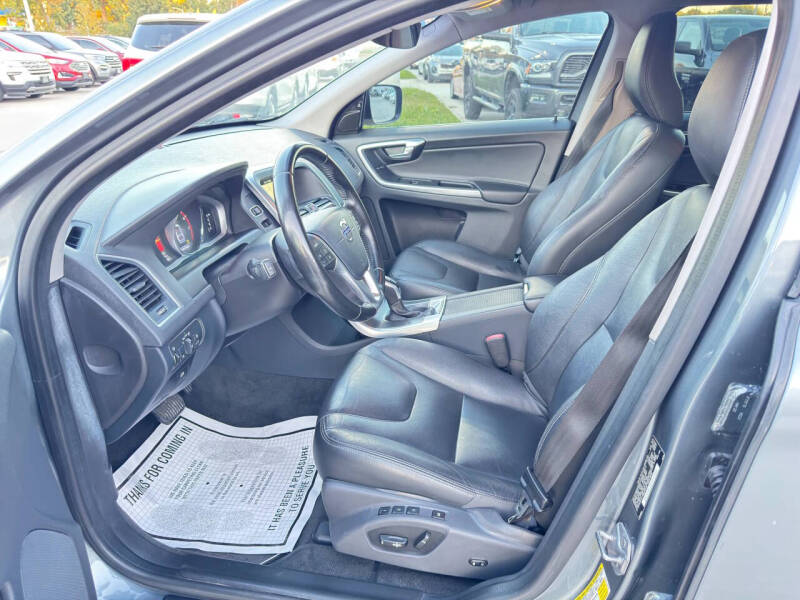 2016 Volvo XC60 T5 Drive-E Premier