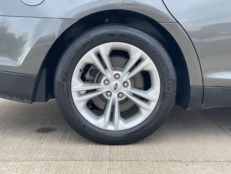 2019 Ford Taurus SE