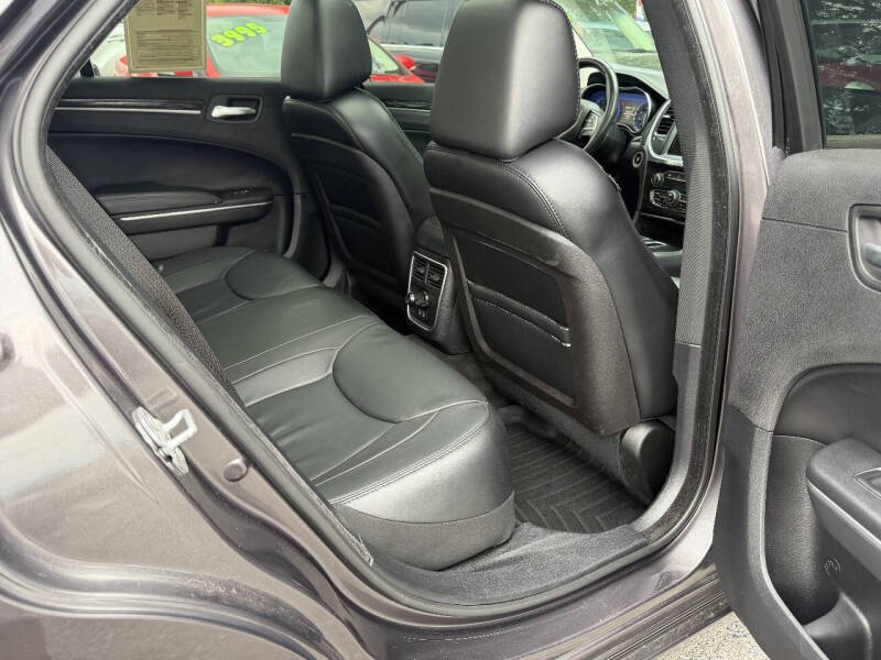 2015 Chrysler 300 Limited