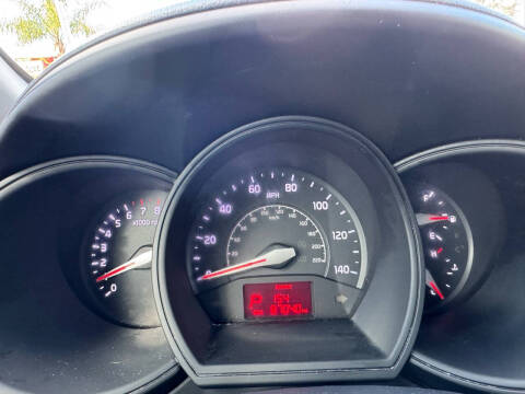 2017 Kia Rio 5-Door LX