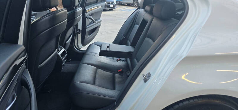 2013 BMW 5 Series 528i