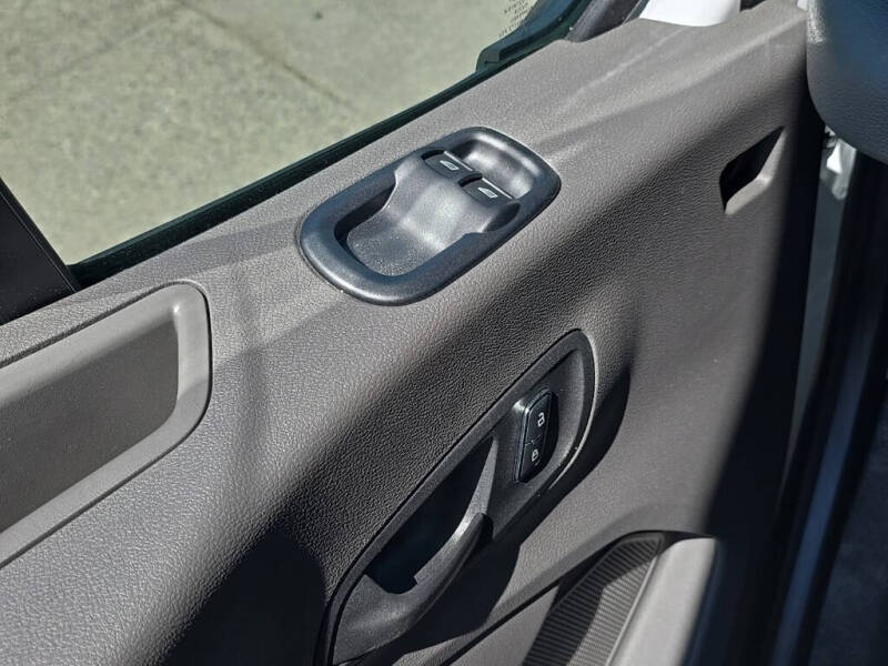 2025 Ford Transit 250