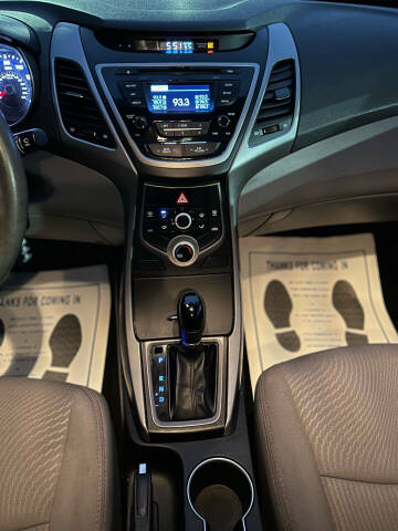 2016 Hyundai Elantra SE