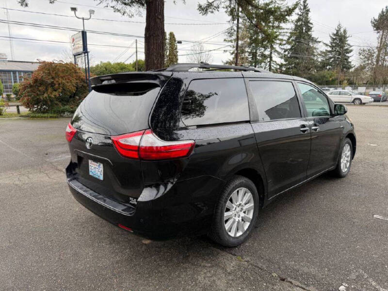 2017 Toyota Sienna XLE 7-Passenger