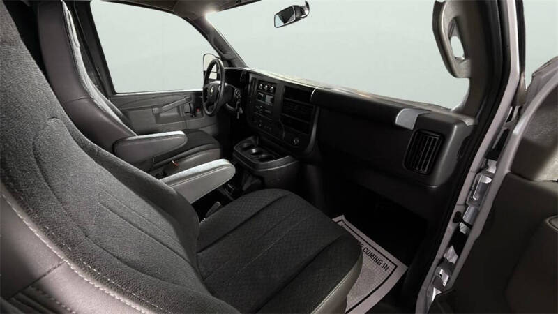 2024 Chevrolet Express 2500