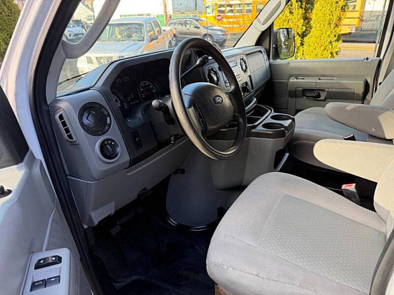 2013 Ford E-Series E-250