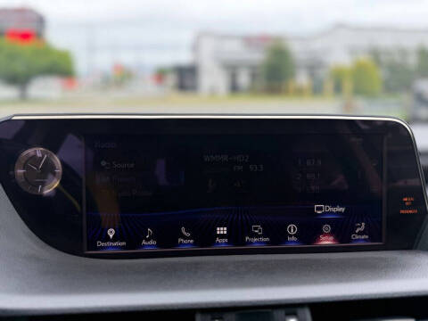 2020 Lexus ES 300h Luxury