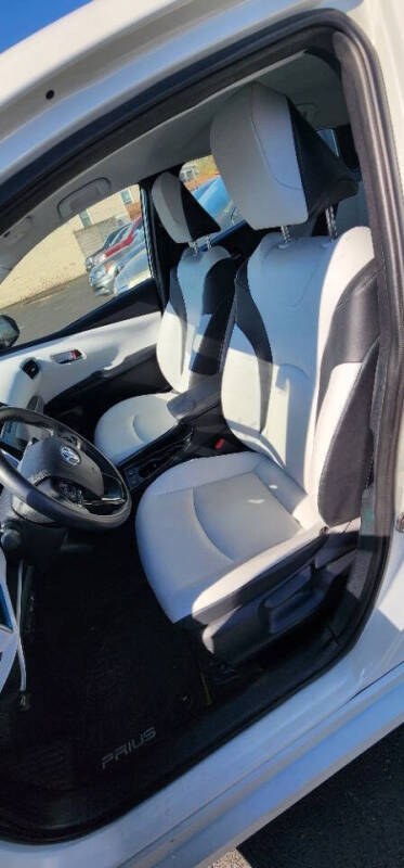 2019 Toyota Prius XLE AWD-e