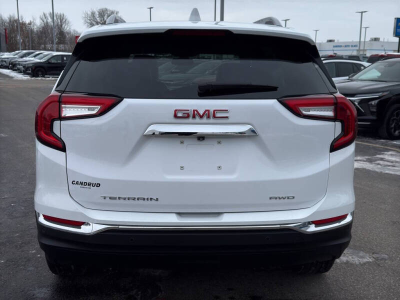 2024 GMC Terrain SLT