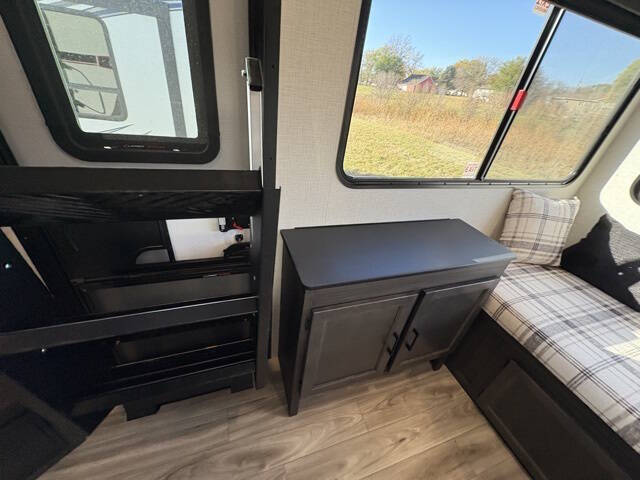 2026 Venture RV Stratus