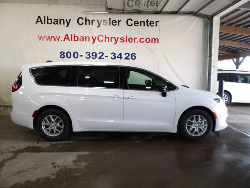 2026 Chrysler Voyager LX