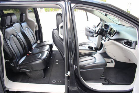 2022 Chrysler Pacifica Touring L