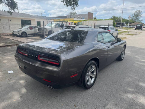 2016 Dodge Challenger SXT