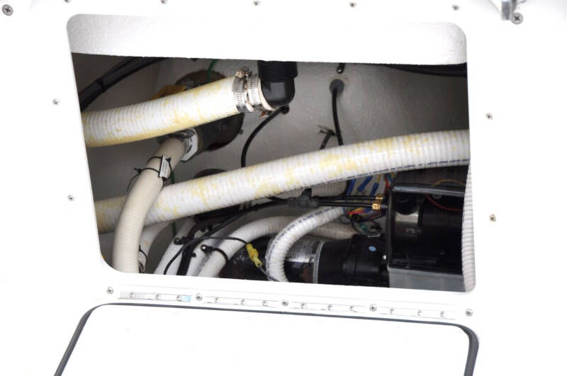 2005 35 JEFFERSON MARLAGO CC CENTER CONSOLE