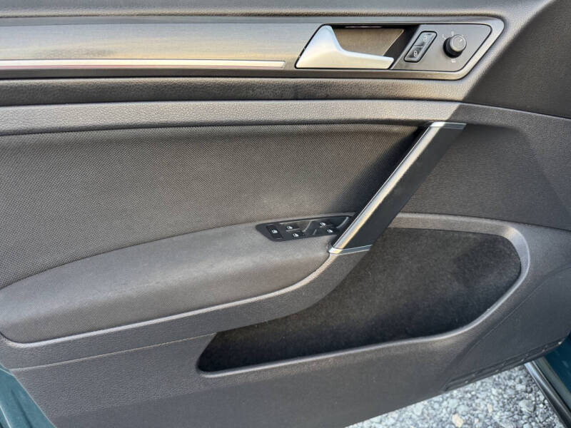 2018 Volkswagen Golf GTI S