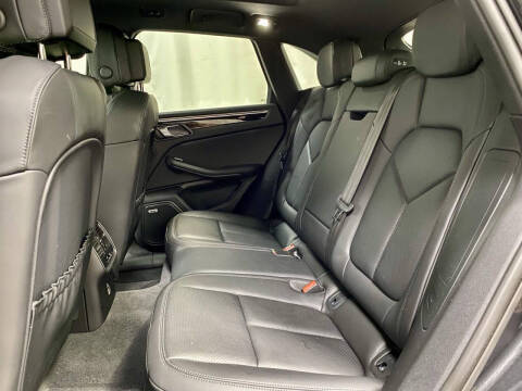 2022 Porsche Macan
