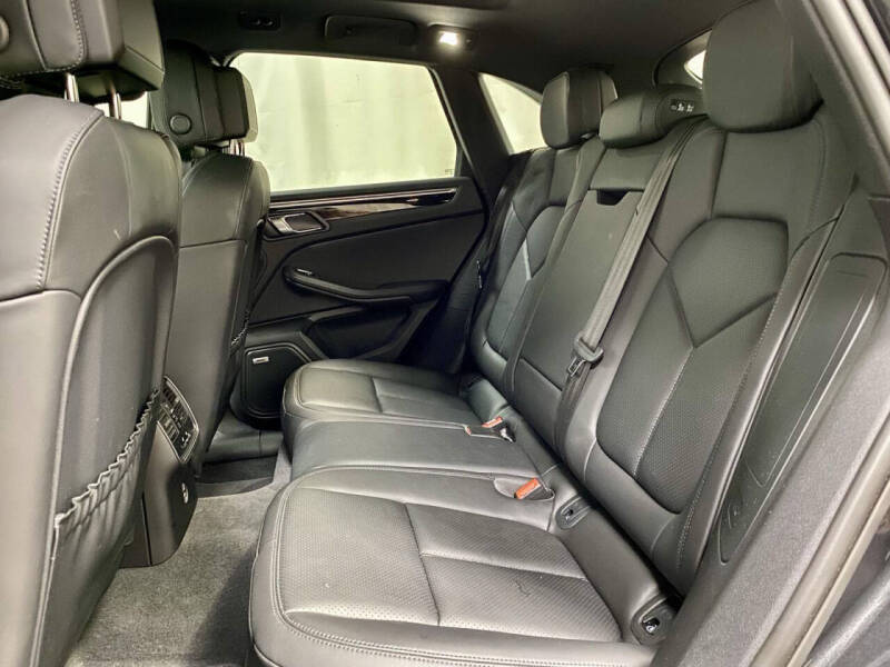 2022 Porsche Macan