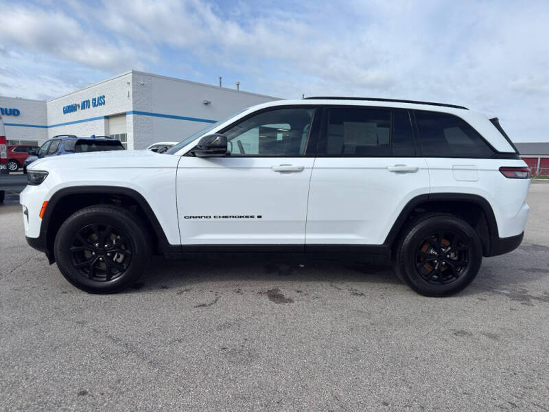 2025 Jeep Grand Cherokee Laredo