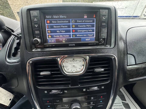 2012 Chrysler Town and Country Touring