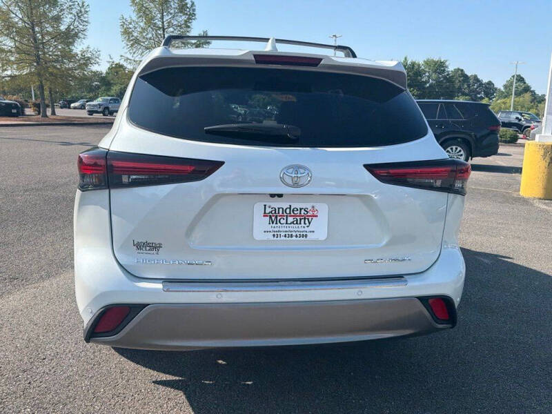 2024 Toyota Highlander Platinum