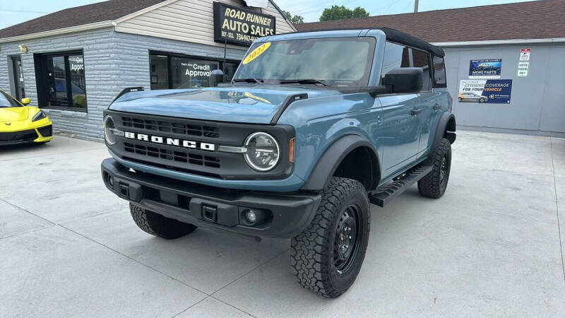 2022 Ford Bronco 4-Door Black Diamond's photo