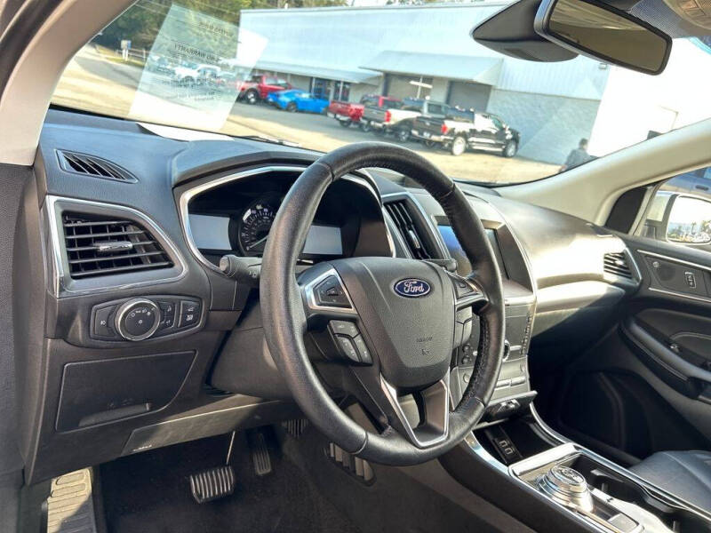 2020 Ford Edge Titanium