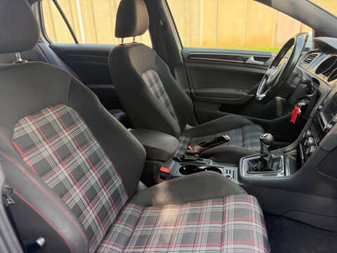 2017 Volkswagen Golf GTI S