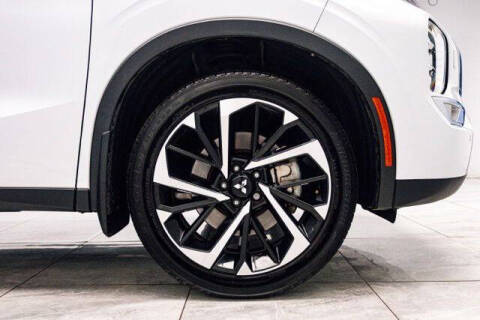 2022 Mitsubishi Outlander ES