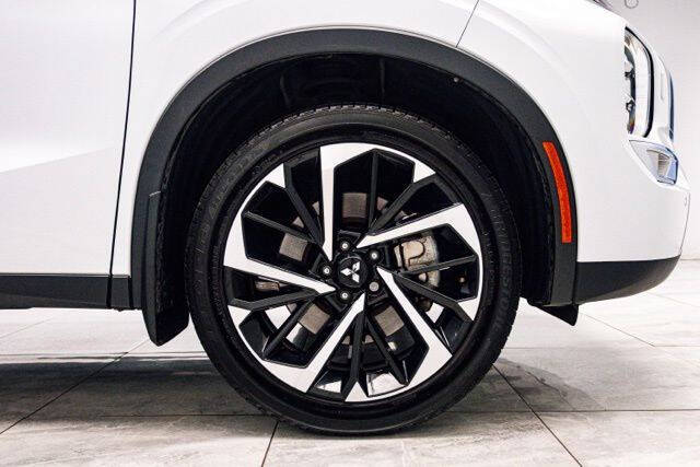 2022 Mitsubishi Outlander ES