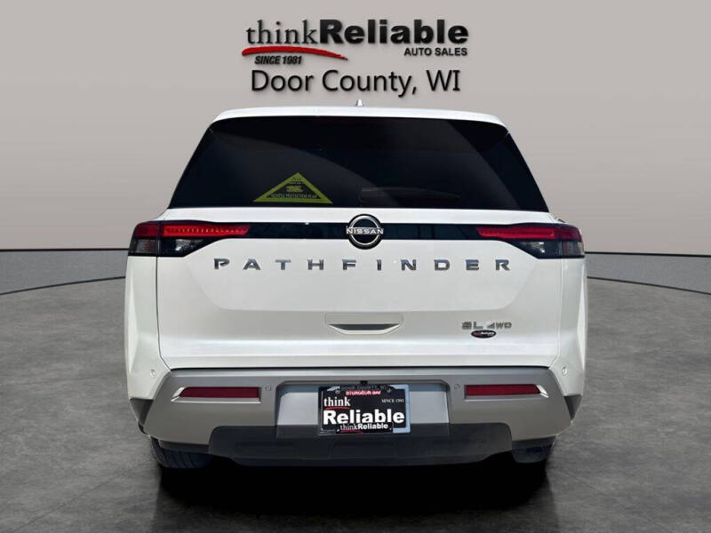 2025 Nissan Pathfinder SL