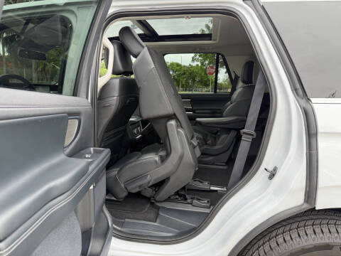 2025 Ford Expedition Platinum