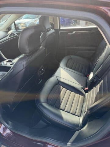 2017 Ford Fusion SE
