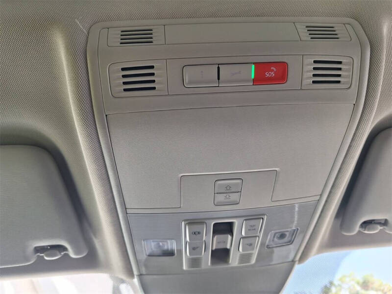 2026 Volkswagen Taos SE Black