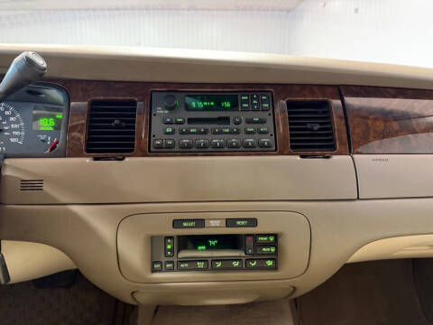 2002 Lincoln Town Car Executive