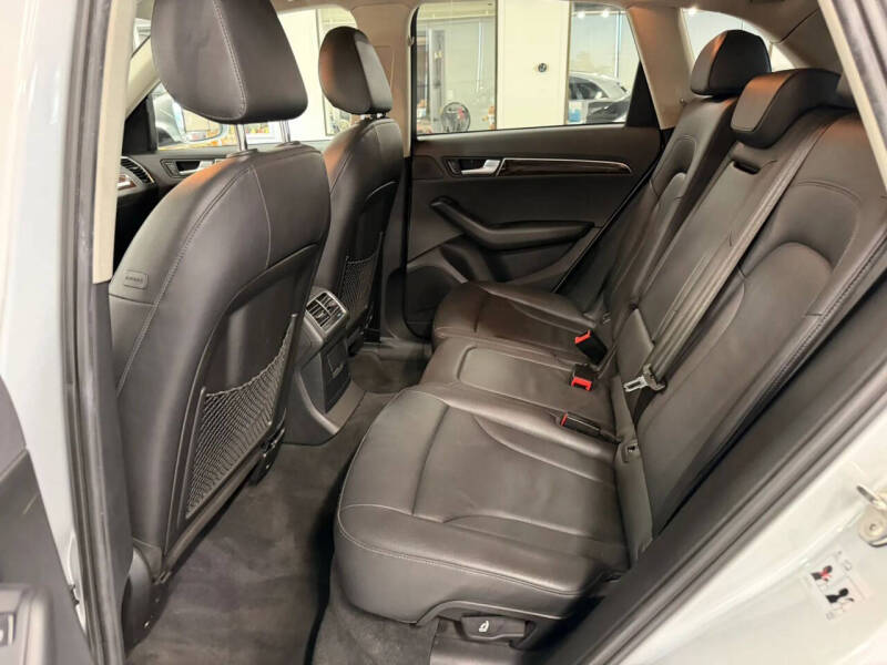 2012 Audi Q5 2.0T quattro Premium