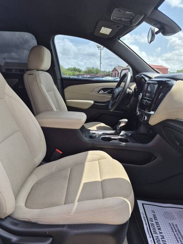 2022 Chevrolet Traverse LS