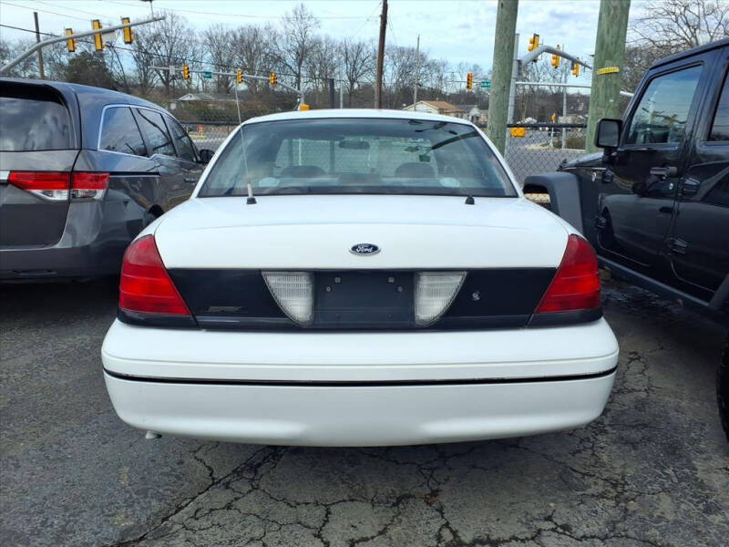 2000 Ford Crown Victoria