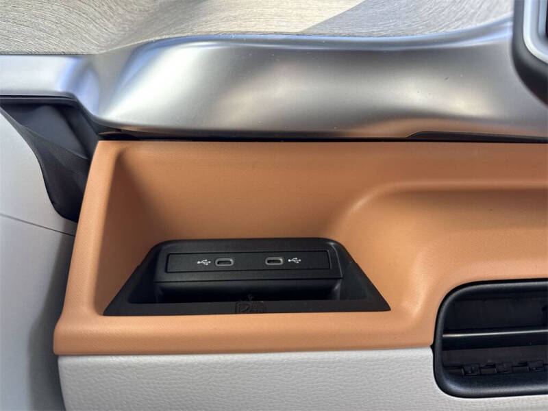 2025 Volkswagen ID. Buzz Pro S Plus 4Motion