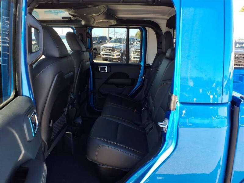 2025 Jeep Gladiator High Tide