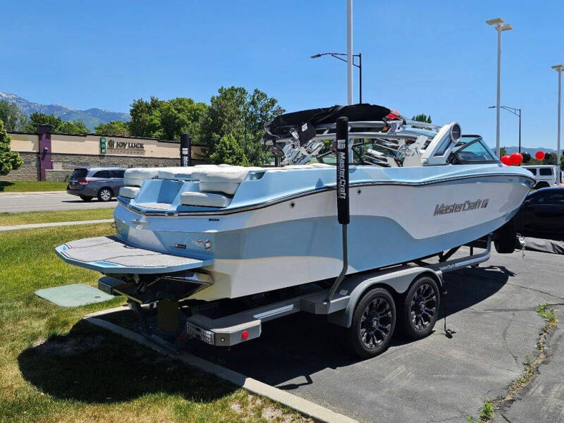 2022 MasterCraft XT24