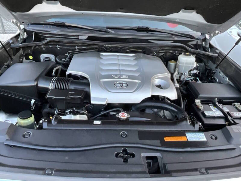 2017 Toyota Land Cruiser