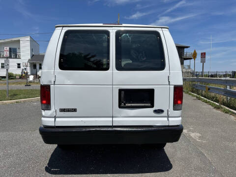 2003 Ford E-Series E-250