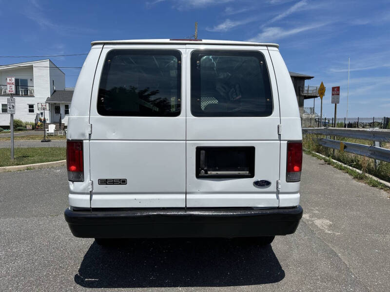 2003 Ford E-Series E-250