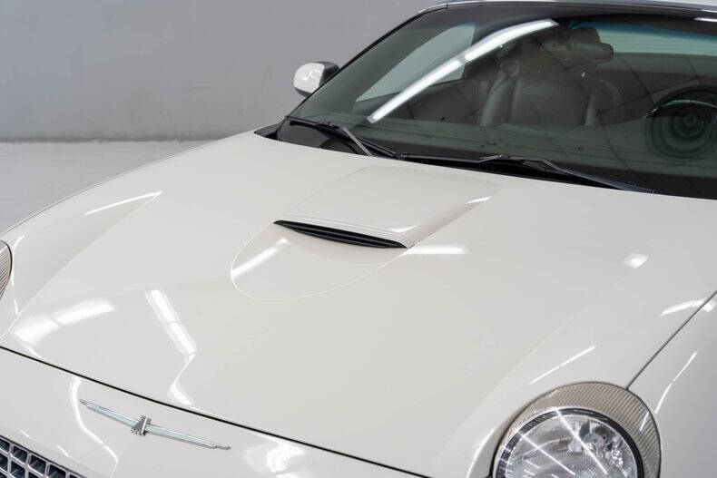 2002 Ford Thunderbird Deluxe